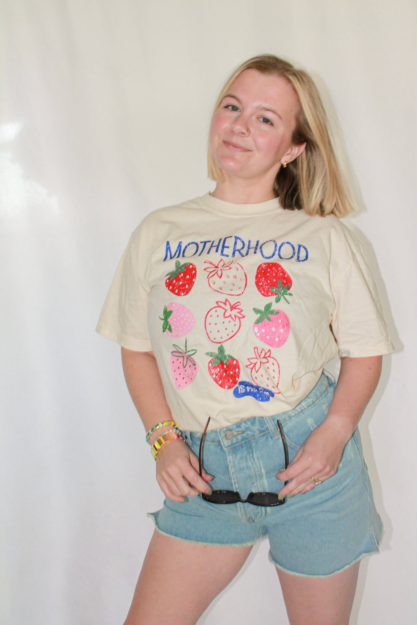 MOTHERHOOD TEE